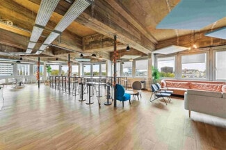 Plus de détails pour 12-32 Terrasse Bellini, Puteaux - Bureau à louer