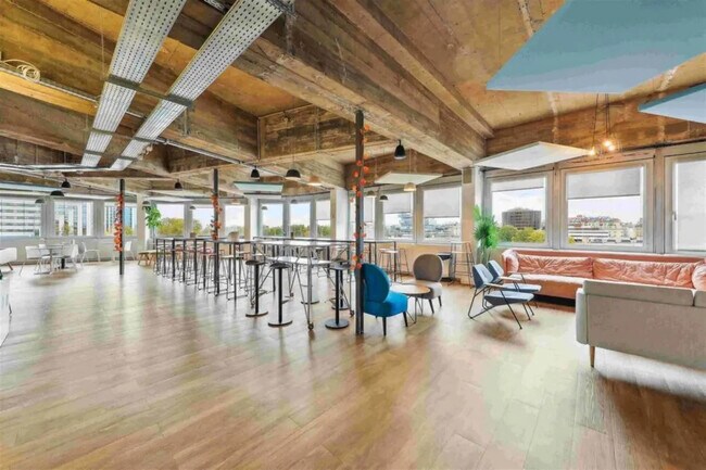 Plus de détails pour 12-32 Terrasse Bellini, Puteaux - Bureau à louer