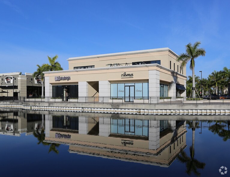 2089 Indian River Blvd, Vero Beach, FL à louer - Photo de l’immeuble – Image 3 sur 14