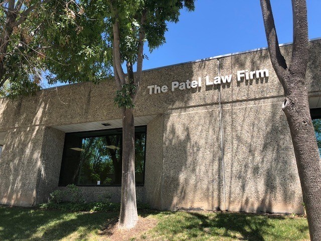 22952 Mill Creek Dr, Laguna Hills, CA à louer - Photo de l’immeuble – Image 3 sur 29