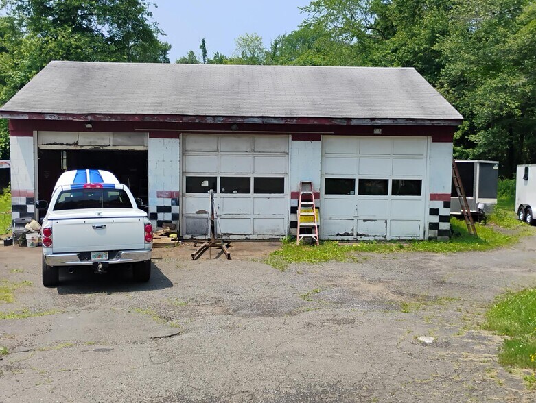 44 Payne Rd, Danbury, CT à vendre - Photo de l’immeuble – Image 2 sur 5