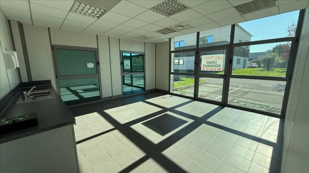 Bureau dans Bourg-en-Bresse à vendre - Photo de l’immeuble – Image 1 sur 6