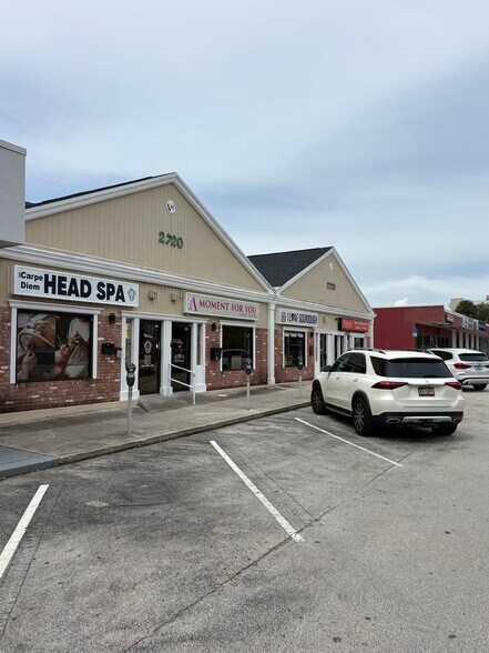 2720 E Oakland Park Blvd, Fort Lauderdale, FL à louer - Photo de l’immeuble – Image 3 sur 6