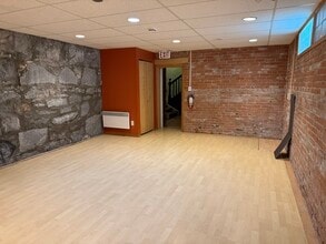 632 Carnarvon St, New Westminster, BC à louer Photo intérieure– Image 2 sur 5