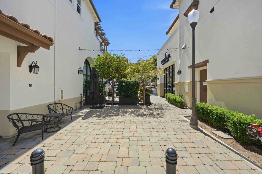 97 E 3rd St, Morgan Hill, CA à vendre - Photo de l’immeuble – Image 3 sur 7