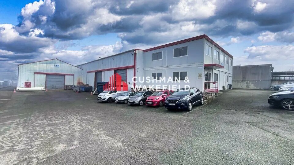 Local d'activités dans L'ISLE-JOURDAIN à vendre - Photo de l’immeuble – Image 1 sur 7