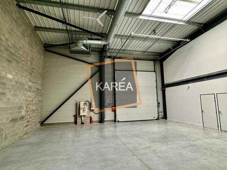 Local d’activités dans Bailly-Romainvilliers à louer - Photo de l’immeuble – Image 3 sur 5