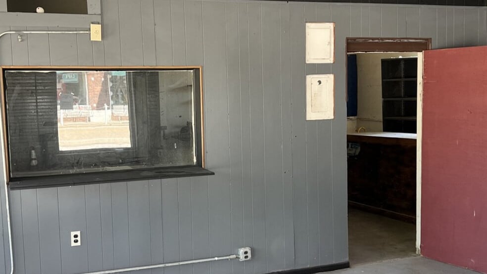 64 Main & Highway 64B, Crawfordsville, AR à vendre - Photo intérieure – Image 3 sur 4