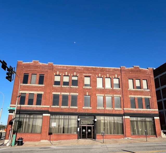 601 Walnut St, Kansas City, MO à louer - Photo de l’immeuble – Image 3 sur 5