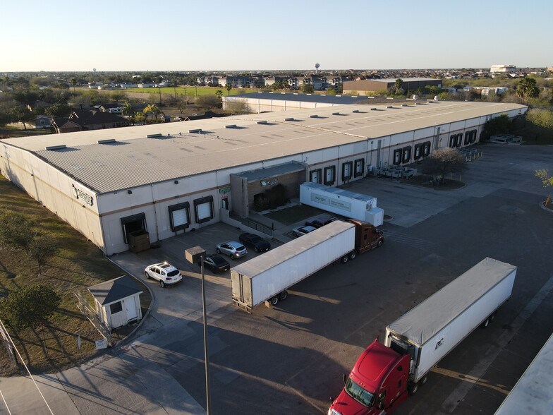 901 W Owassa Rd, Edinburg, TX à louer - Photo de l’immeuble – Image 2 sur 24