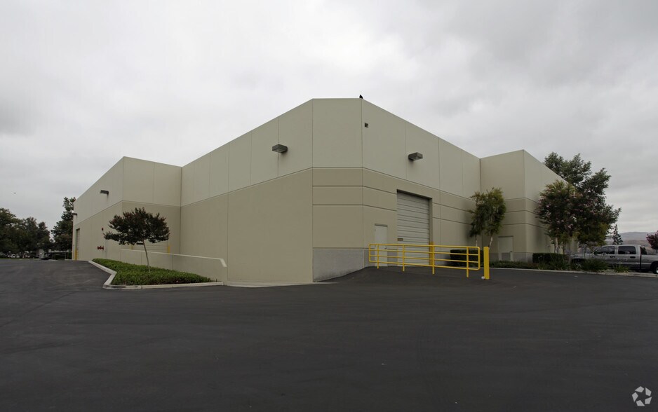 26038 Business Center Dr, Loma Linda, CA à louer - Photo de l’immeuble – Image 2 sur 3