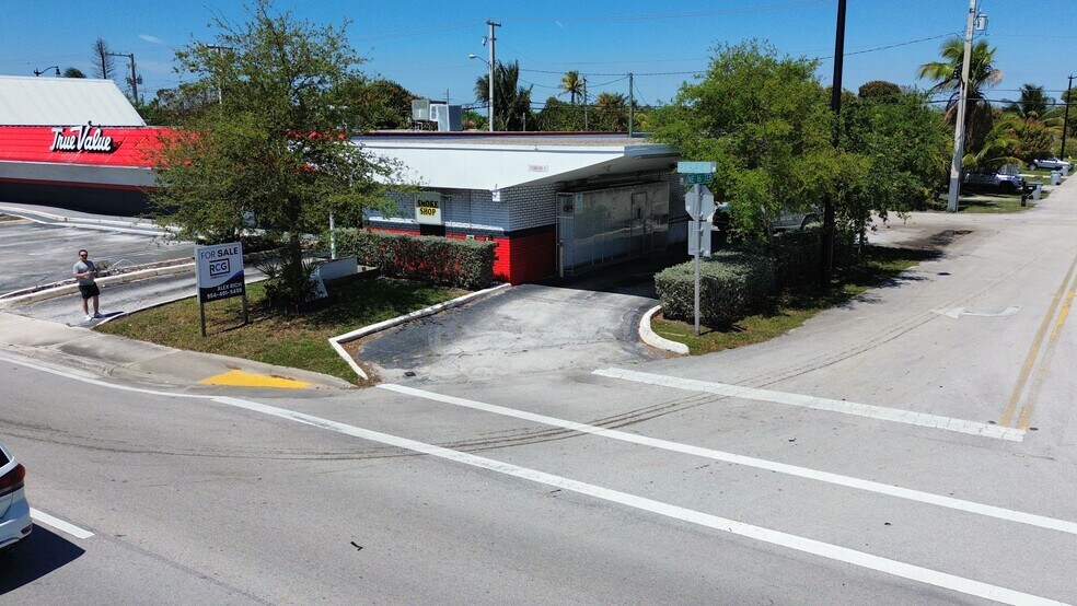 1601-1631 E. Sample Rd. portefeuille de 2 biens à vendre sur LoopNet.fr - Photo de l’immeuble – Image 3 sur 13