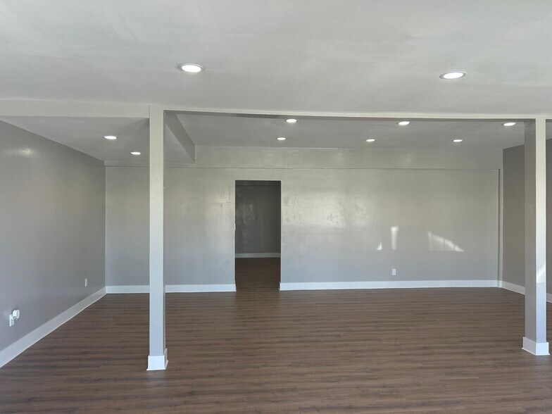13426 Telegraph Rd, Whittier, CA à louer - Photo de l’immeuble – Image 2 sur 8
