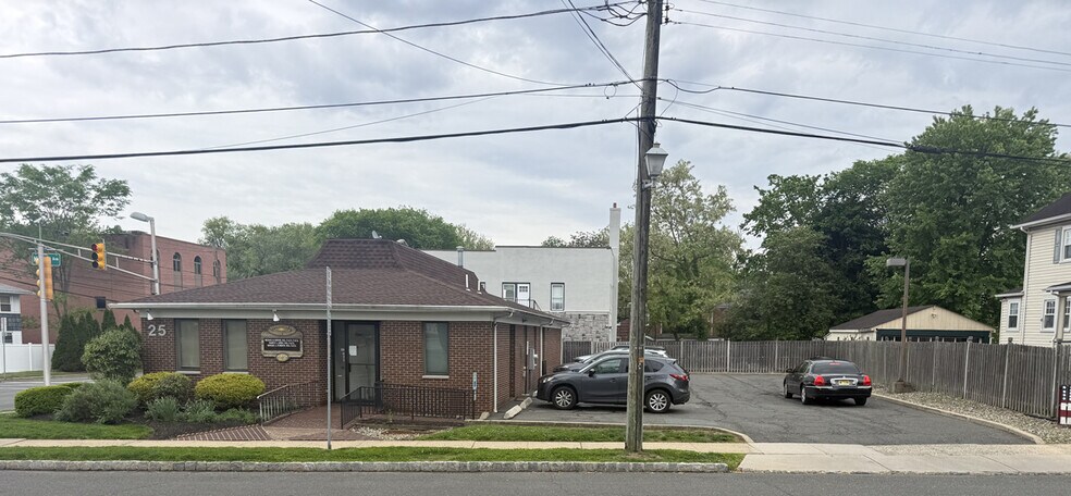 25 Morris Ave, Springfield, NJ à louer - Photo de l’immeuble – Image 2 sur 4