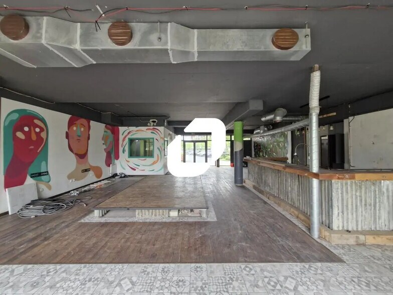 Bureau dans Champs-sur-Marne à vendre - Photo intérieure – Image 1 sur 4