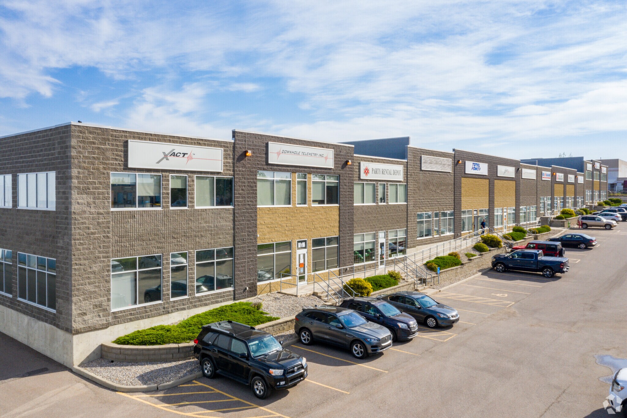 902-954 55th Ave NE, Calgary, AB à louer Photo principale– Image 1 sur 4