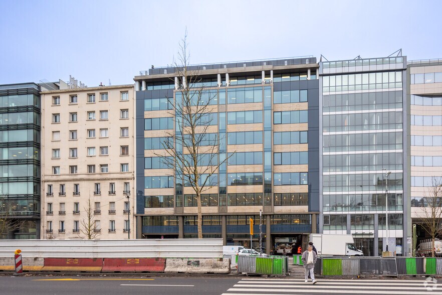 127 Avenue Charles De Gaulle, Neuilly-sur-Seine à louer - Photo de l’immeuble – Image 1 sur 21
