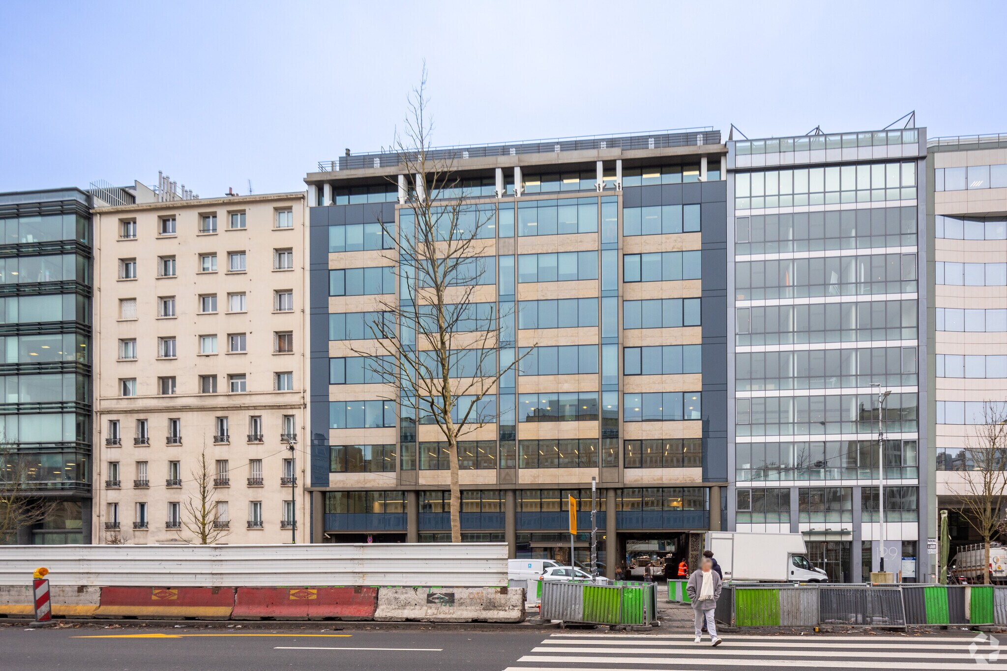 127 Avenue Charles De Gaulle, Neuilly-sur-Seine à louer Photo de l’immeuble– Image 1 sur 22