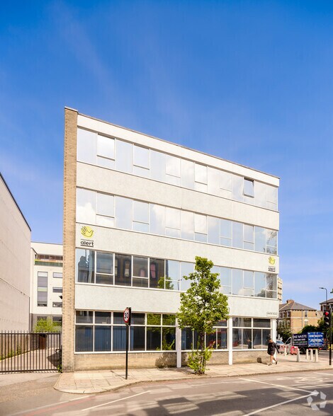 346 Clapham Rd, Londres à louer - Photo de l’immeuble – Image 2 sur 5