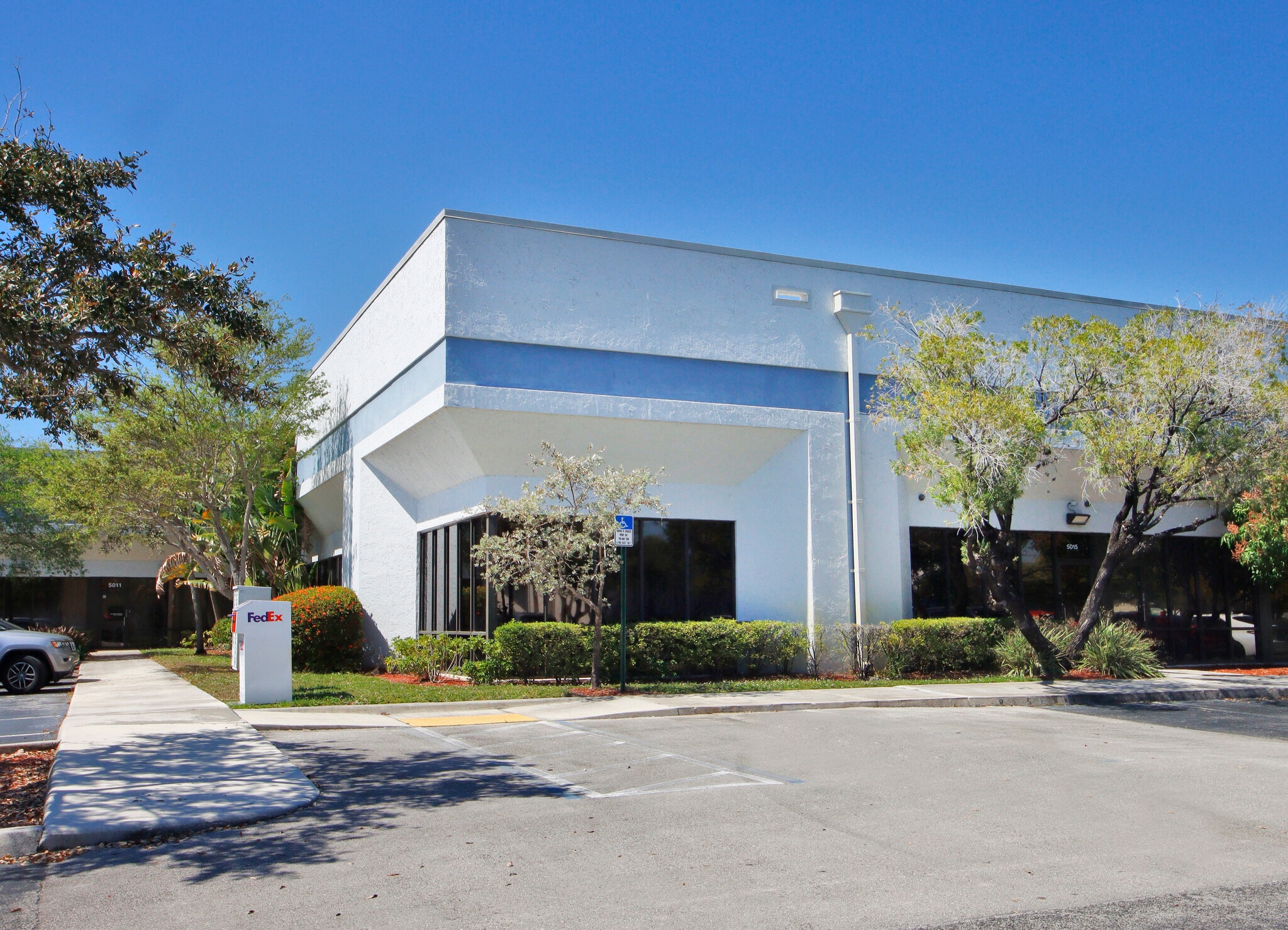 5001-5035 N Hiatus Rd, Sunrise, FL à louer Photo intérieure– Image 1 sur 12