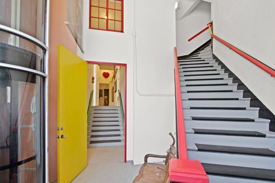110 Mildred Ave, Venice, CA à vendre - Photo de l’immeuble – Image 3 sur 12