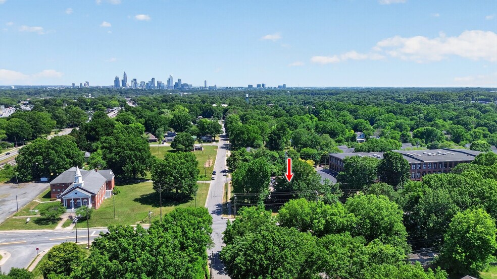 4145 Gossett ave, Charlotte, NC à vendre - Photo de l’immeuble – Image 3 sur 7