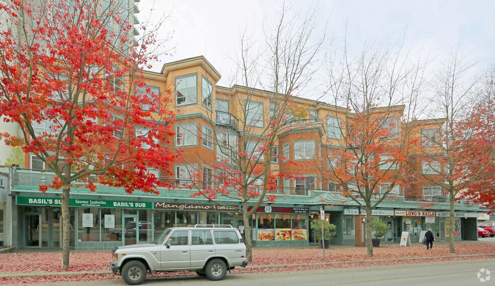 149-155 3rd St W, North Vancouver, BC à louer - Photo principale – Image 1 sur 5