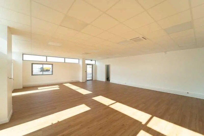 3 Rue Jean Perrin, Chassieu à louer Photo intérieure– Image 1 sur 9