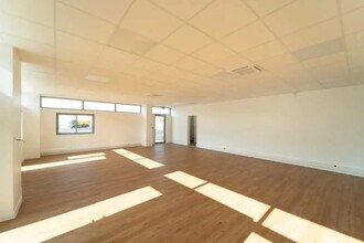 3 Rue Jean Perrin, Chassieu à louer Photo intérieure– Image 1 sur 9