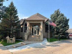 250 N 31st St, Bismarck, ND à louer Photo de l’immeuble– Image 1 sur 21