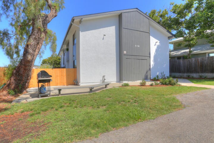 316 W Valerio St, Santa Barbara, CA à vendre Photo principale– Image 1 sur 22