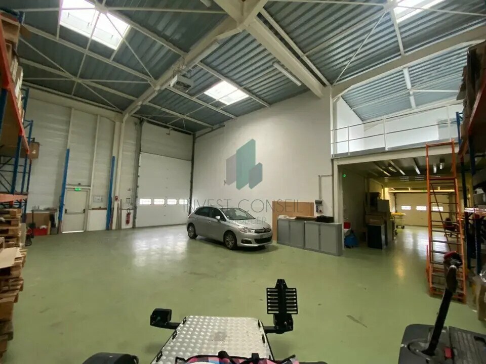 Local d'activités dans Bouffémont à vendre Photo intérieure– Image 1 sur 11