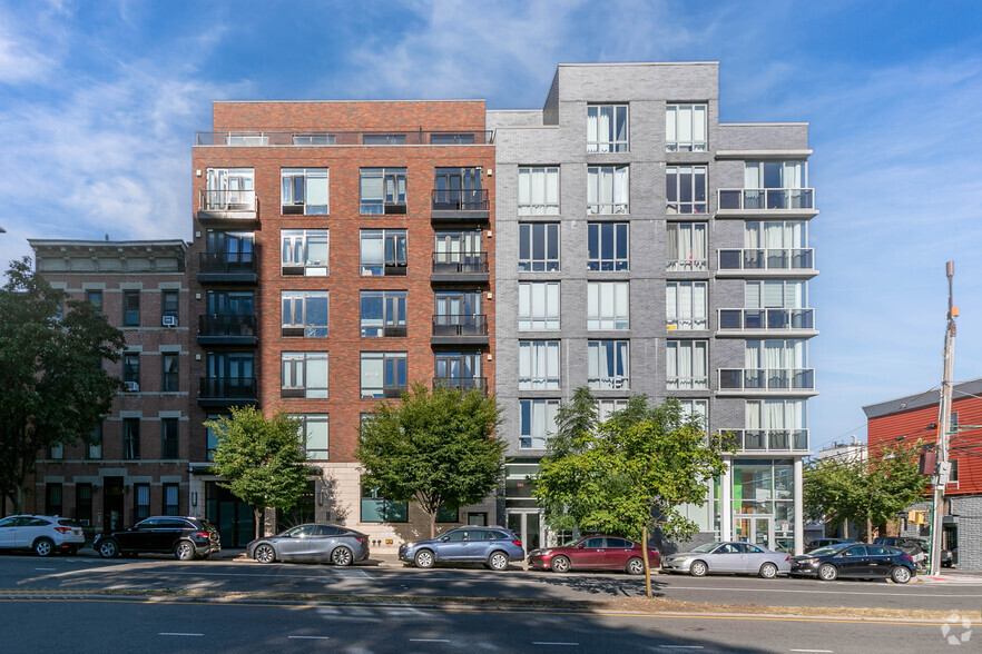 47-28 11th St, Long Island City, NY à louer - Photo de l’immeuble – Image 3 sur 3