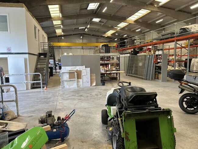 Plus de détails pour 81 Rue De Bonnance, Templeuve-en-Pévèle - Industriel/Logistique à louer