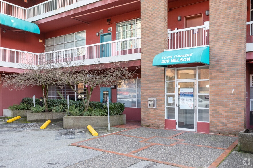 1083 Cambie St, Vancouver, BC à louer - Photo de l’immeuble – Image 2 sur 8