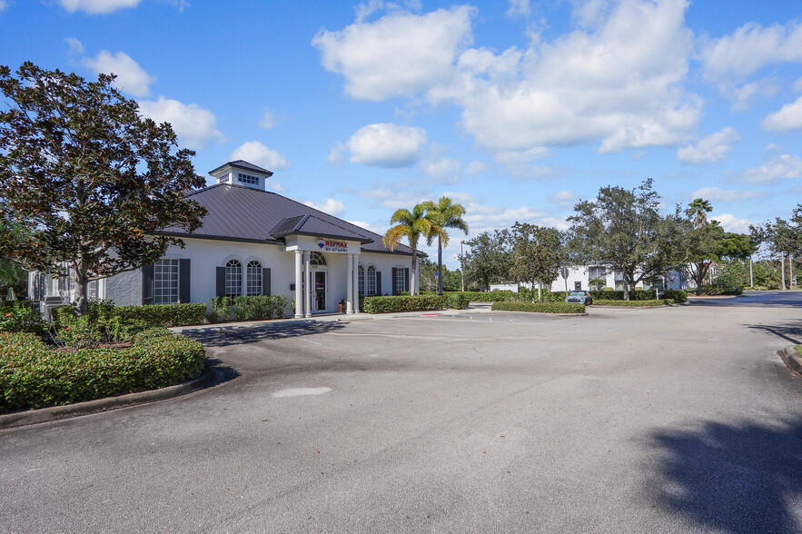 3371 SW Martin Downs Blvd, Palm City, FL à vendre - Photo de l’immeuble – Image 2 sur 60