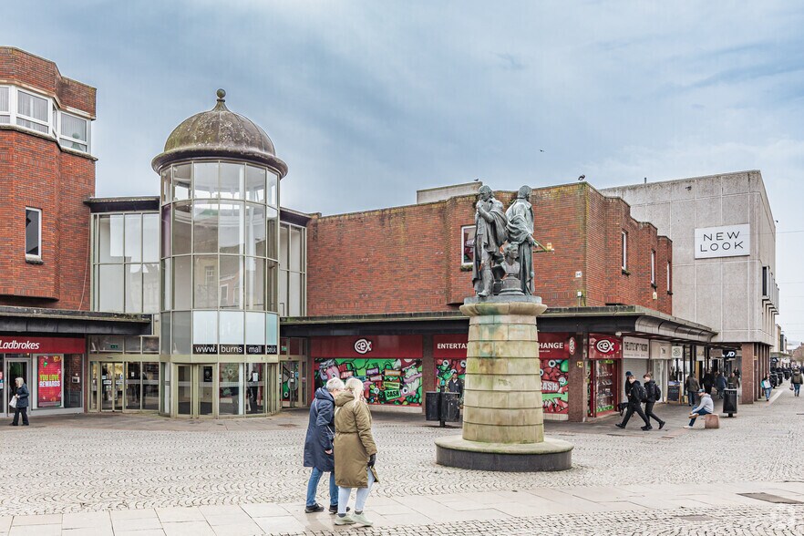 Burns Precinct, Kilmarnock à louer - Photo principale – Image 1 sur 2
