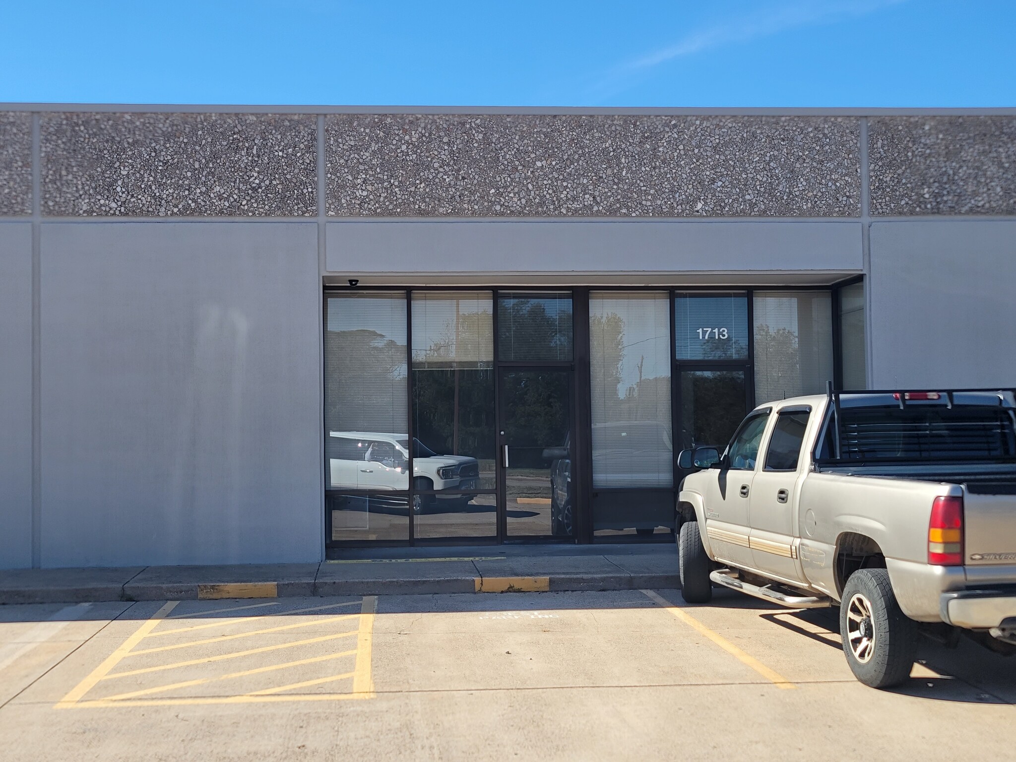 1703-1715 SW 11th St, Lawton, OK à louer Photo de l’immeuble– Image 1 sur 1