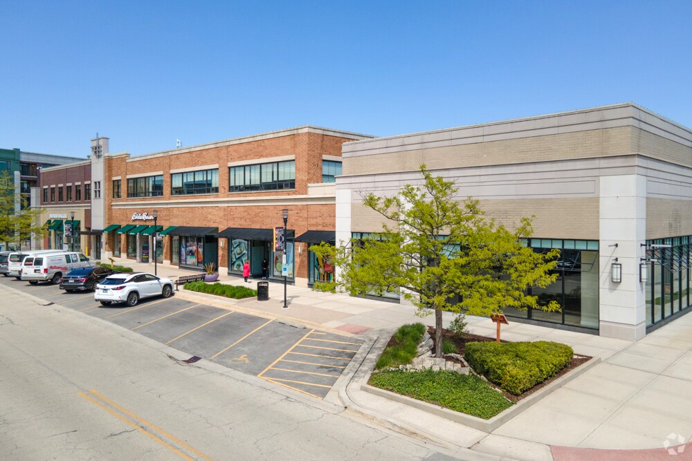 720-780 Village Center Dr, Burr Ridge, IL à vendre Photo principale– Image 1 sur 27