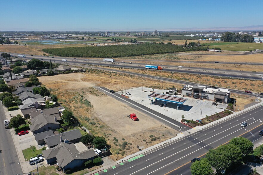 2450 Fulkerth Rd, Turlock, CA à vendre - Aérien – Image 2 sur 6