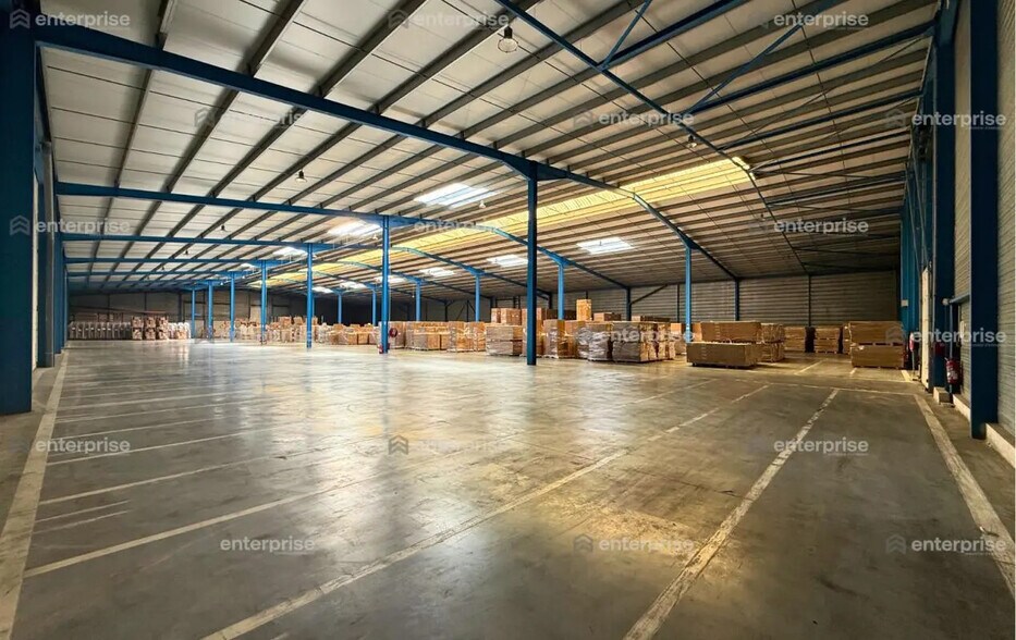 Industriel/Logistique dans Amiens à louer - Photo de l’immeuble – Image 3 sur 4