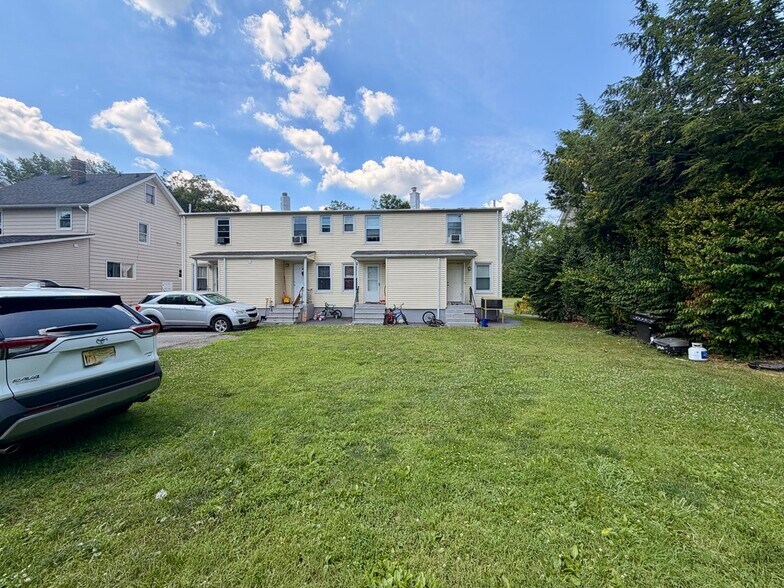 North Plainfield & Middlesex - 11 Units portefeuille de 3 biens à vendre sur LoopNet.fr - Photo de l’immeuble – Image 3 sur 15