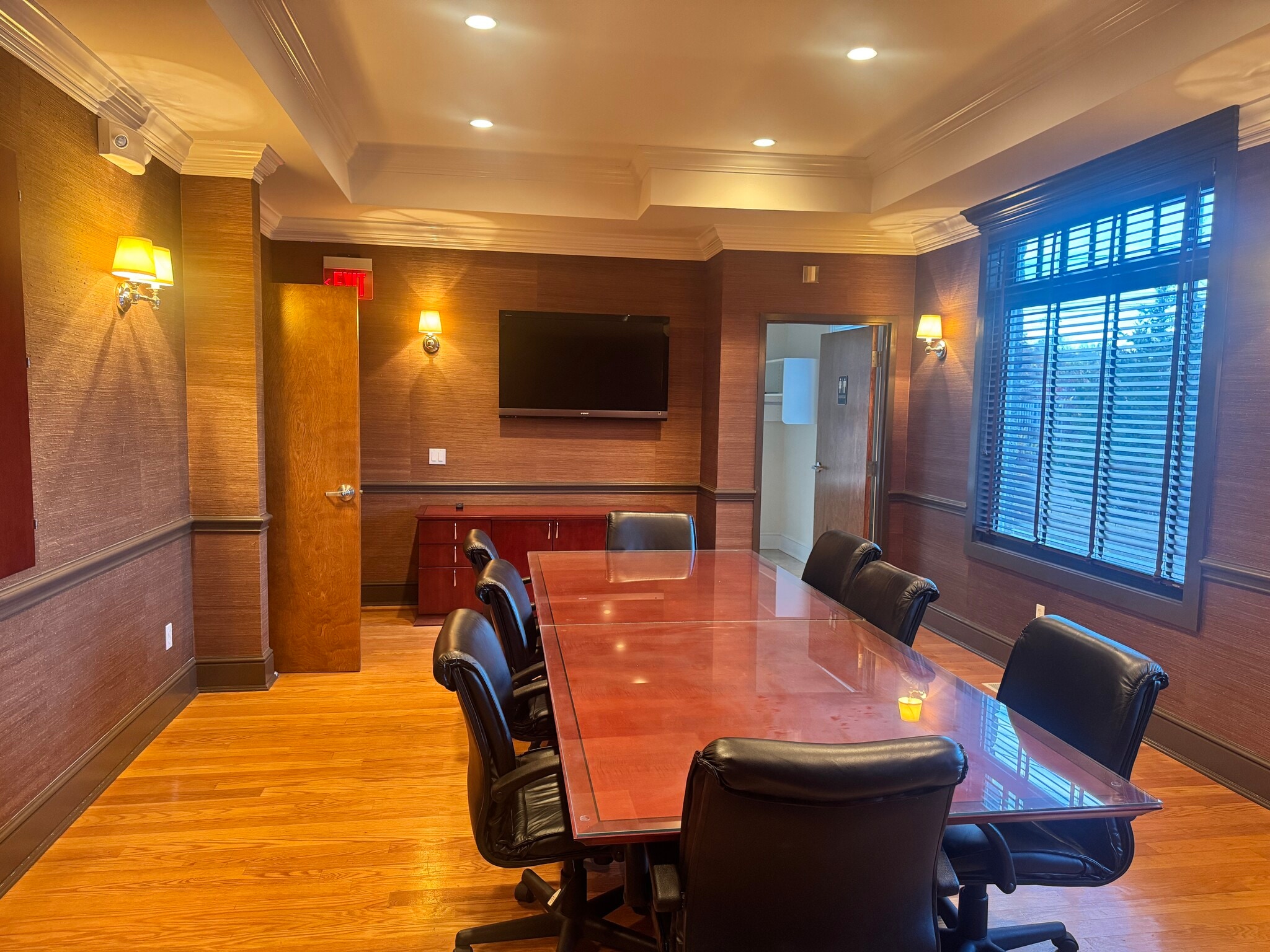 76 Tokeneke Rd, Darien, CT à louer Photo intérieure– Image 1 sur 9