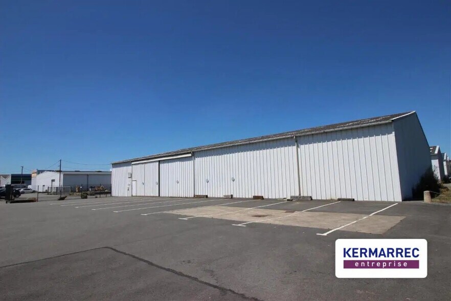 Industriel/Logistique dans Vezin-le-Coquet à louer - Photo de l’immeuble – Image 1 sur 3
