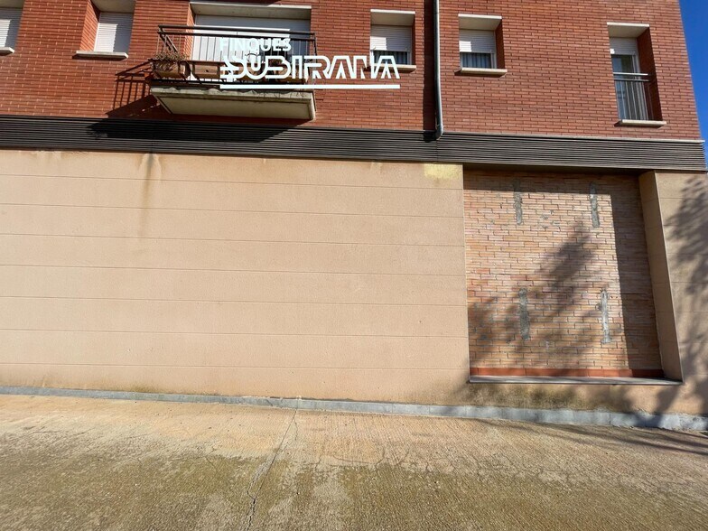 Immeuble residentiel dans Calaf, Barcelona à vendre - Photo de l’immeuble – Image 3 sur 3