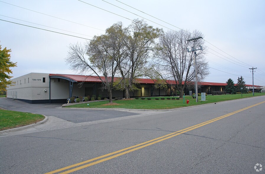 7351-7379 Washington Ave S, Edina, MN à louer - Photo de l’immeuble – Image 3 sur 6