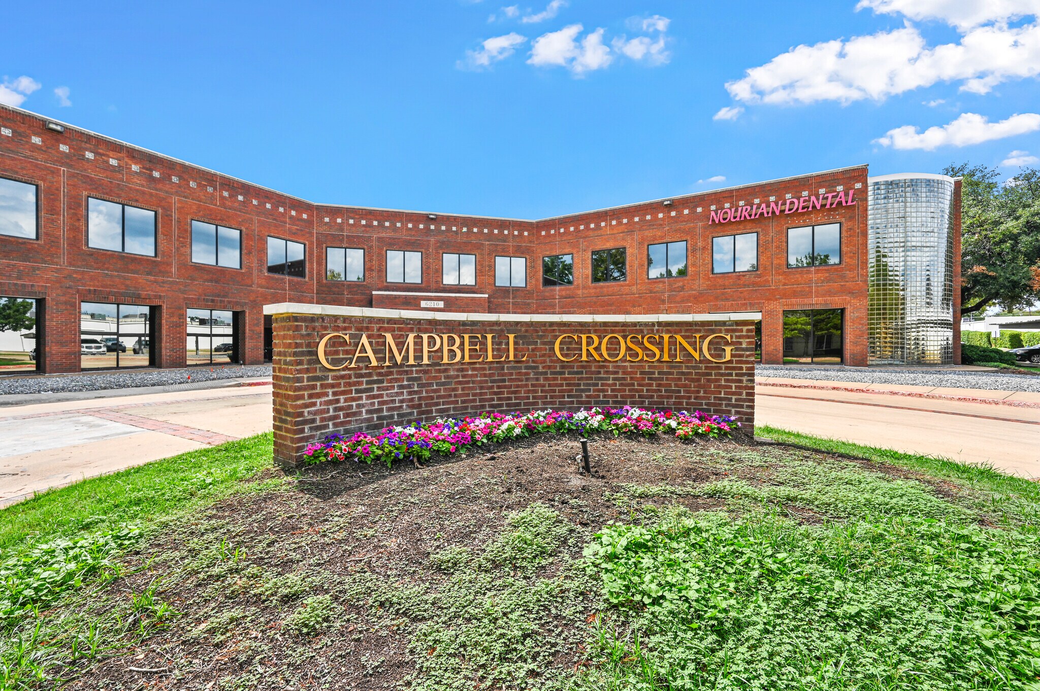 6210 Campbell Rd, Dallas, TX à louer Photo de l’immeuble– Image 1 sur 14