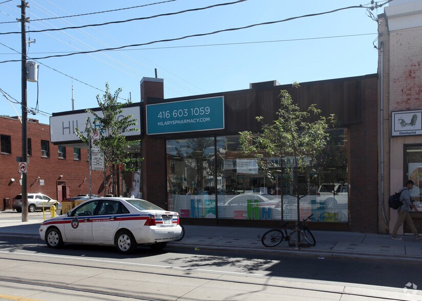 811 Dundas St W, Toronto, ON à louer - Photo de l’immeuble – Image 2 sur 2
