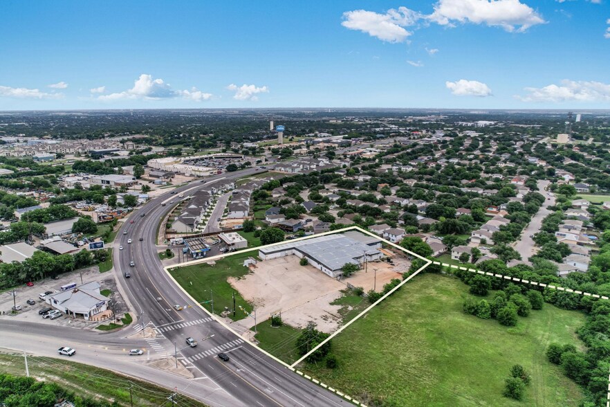2939 W Pecan St, Pflugerville, TX à louer - Photo de l’immeuble – Image 2 sur 8
