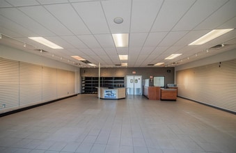 5194 Hinkleville Rd, Paducah, KY à louer Photo intérieure– Image 2 sur 10